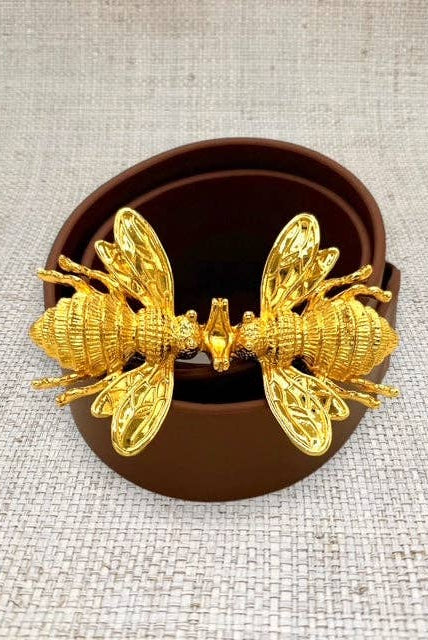 Garland Smooching Bees belt buckle featuring a detailed bee design on shiny metal surface.