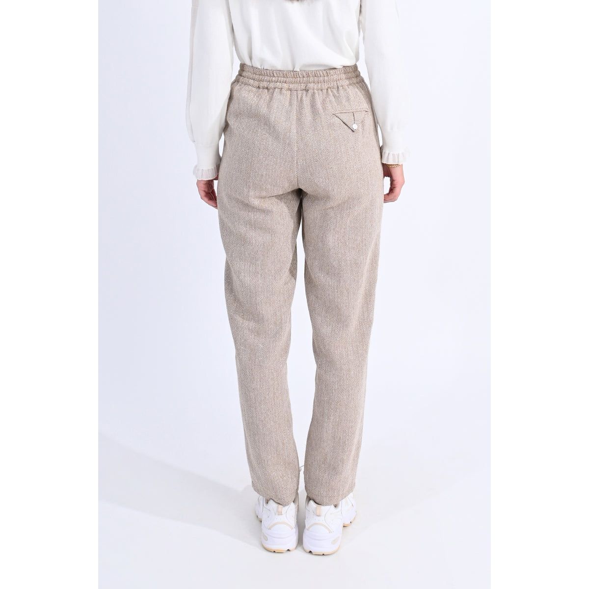 Elizabeth Pant
