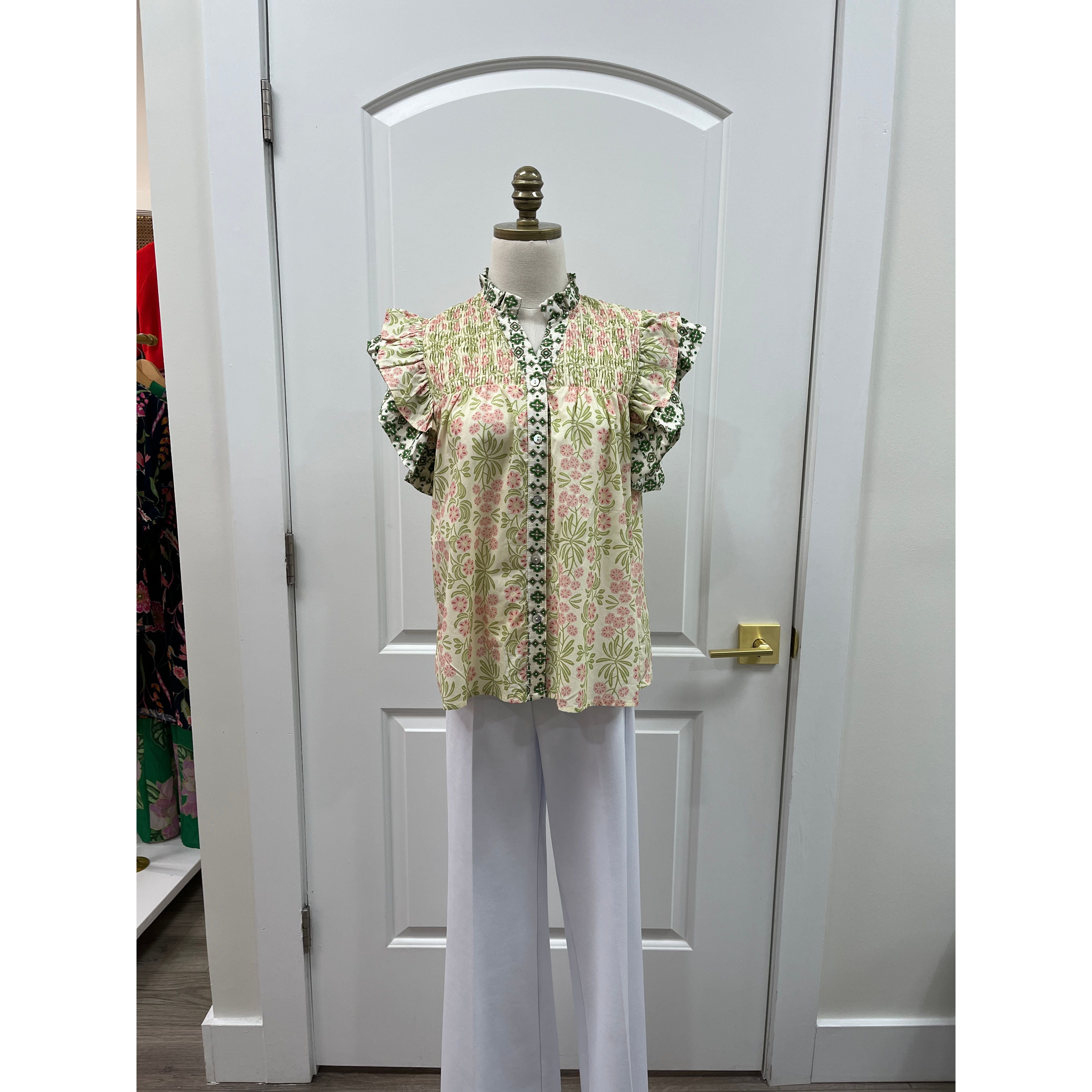 fluttersleevefloralpatternvnecktop