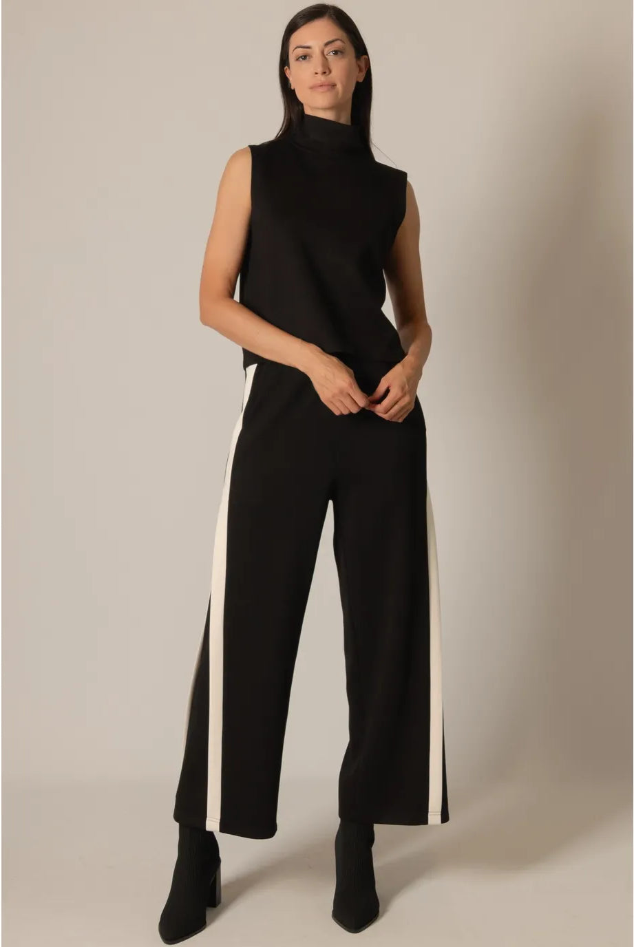 Paige Top Black - Marj & Lizzie