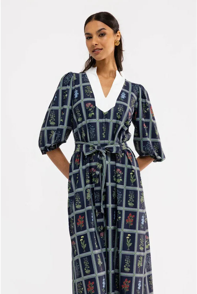 Smith & Quinn women's Brooks dress featuring a printed stretch fabric in navy with a gardeners window pattern.