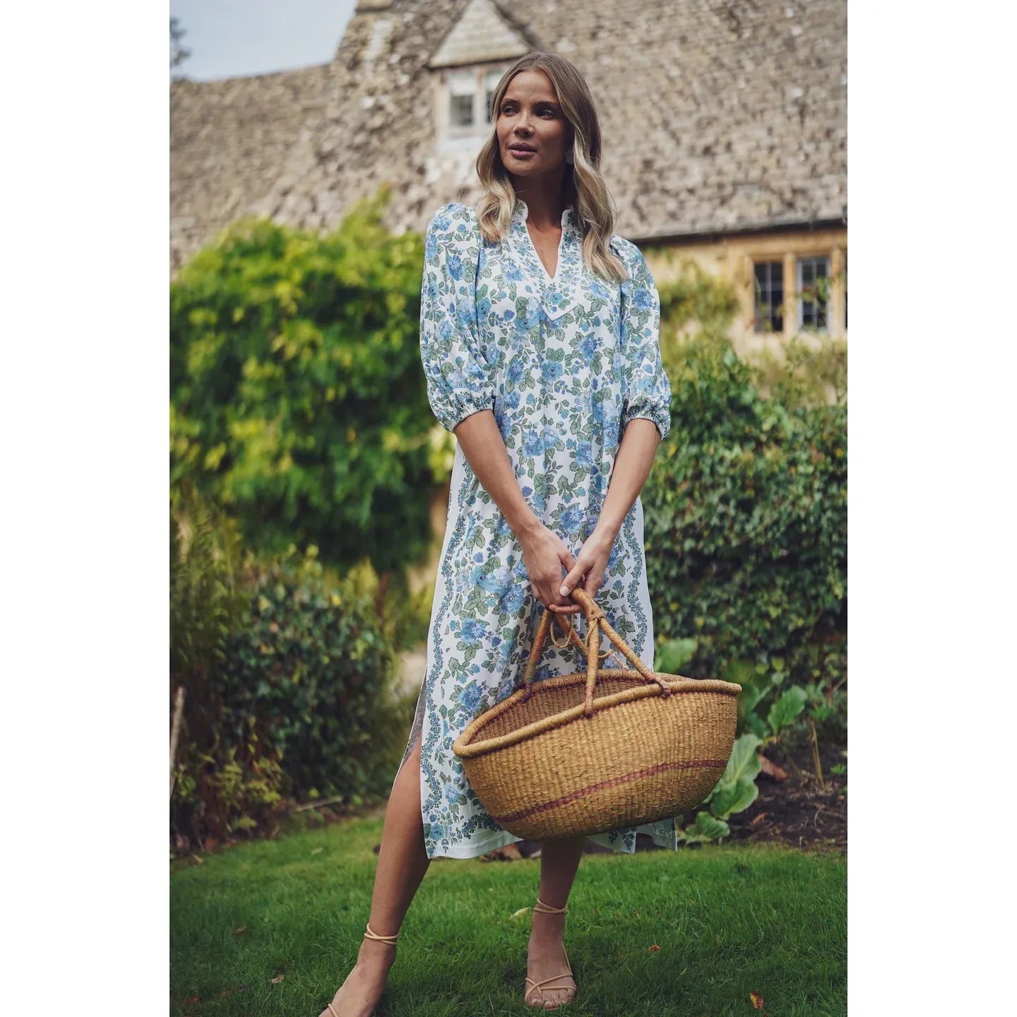 Smith & Quinn Brooks dress in Cotswolds scallop pattern, featuring a stylish and elegant design perfect for casual or dressy occasions.