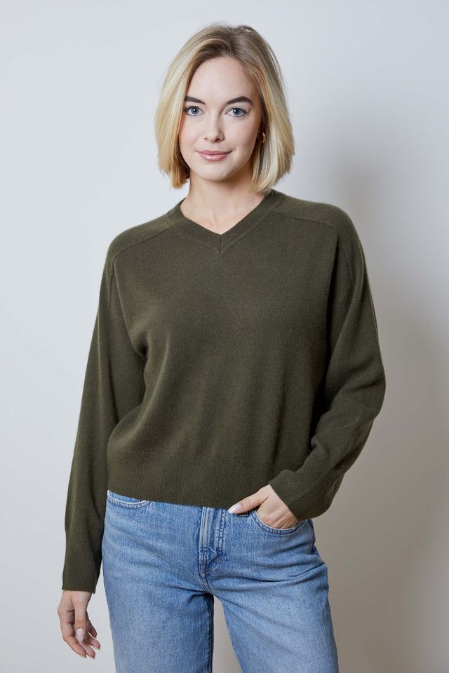 CZSE0112003, cashmere, design history, sweater