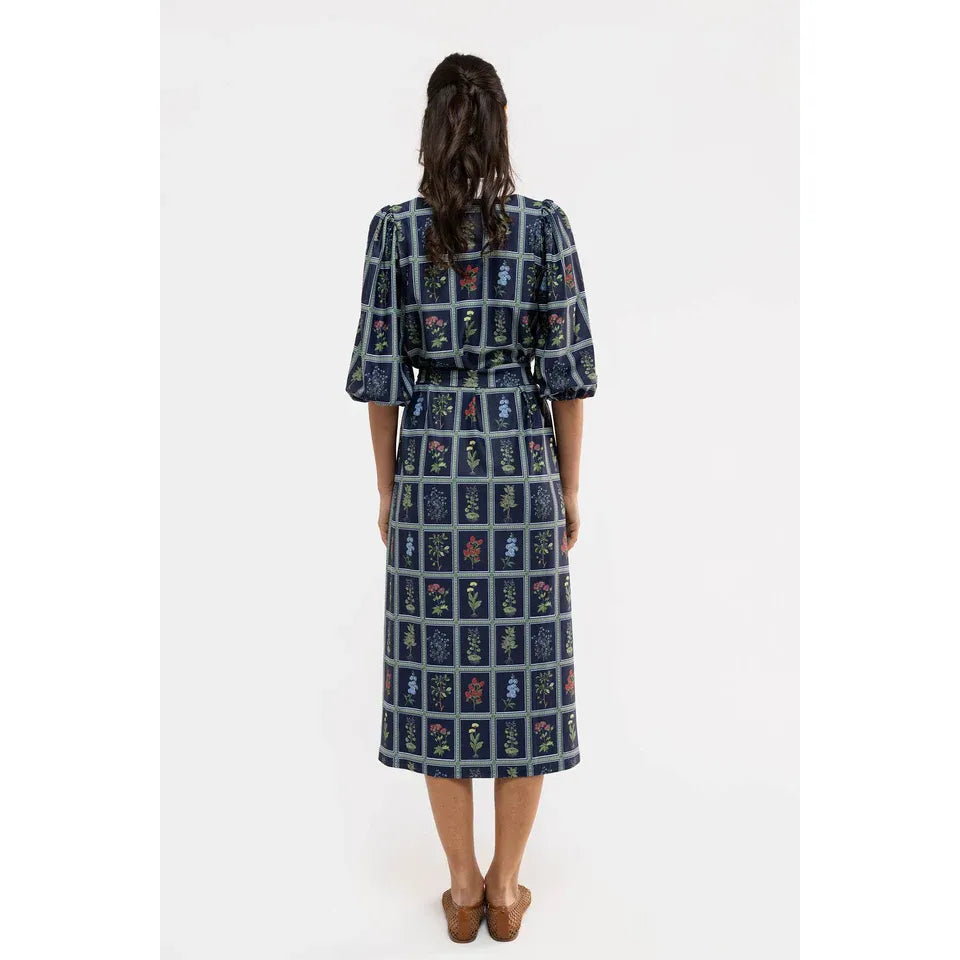 Smith & Quinn women's printed stretch Brooks dress with garden-inspired navy pattern, featuring a comfortable, stylish design.